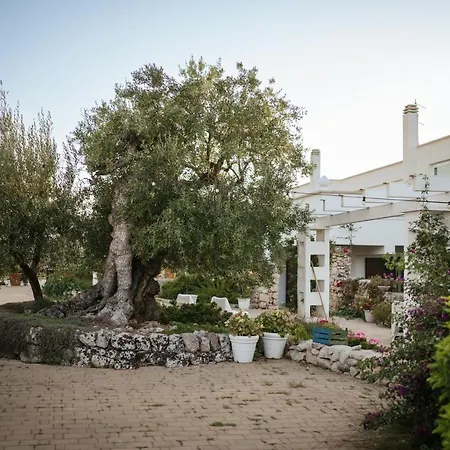 Prestigiosa Con Piscina Condominiale Монополи
